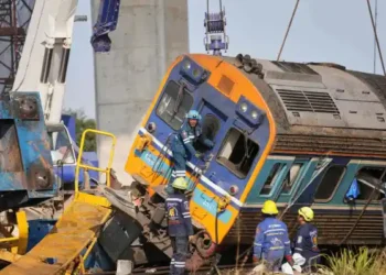 Tragedy as Construction Crane Hits Passenger Train in Thailand, Killing at Least 30