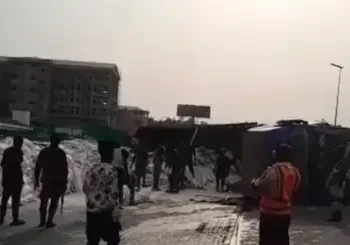 Gridlock As Multiple Vehicles Crash On Lagos-Ibadan Expressway