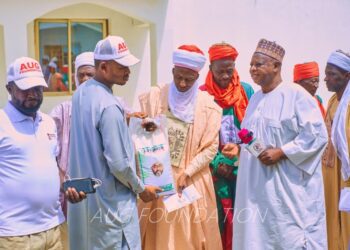 AUG Foundation Distributes Food, Cash To Zamfara Households