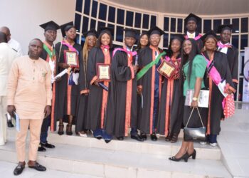 32 PAP Scholarship Beneficiaries Bag First Class