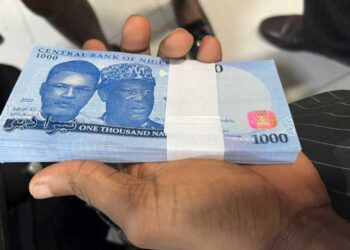 Naira Extends Depreciation Streak to Nine Days at Official FX Market Amid Rising Reserves