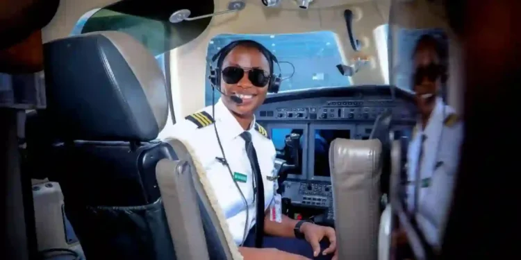 Nigerian Customs’ First Female Pilot Earns U.S Commercial Multi-Engine Licence