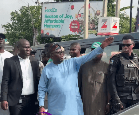 Ex-Minister Adelabu Arrives Oyo, Directs Traffic In Ibadan