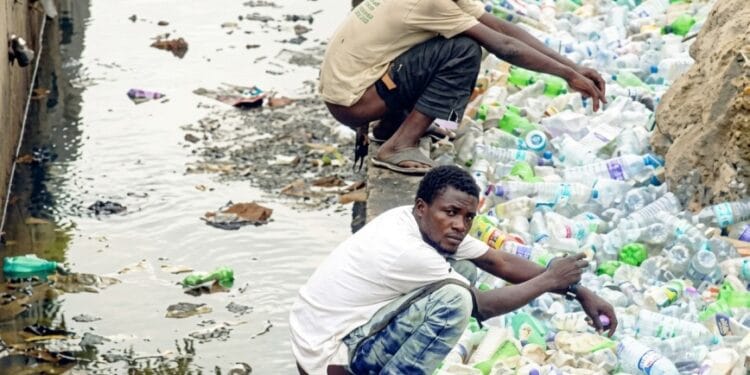 Lagos Deploys 1,710 Public Toilets Against Open Defecation