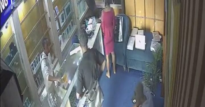 Armed Robbers Storm Gadgets Store in Asaba, Loot Phones and Laptops in Brazen Daylight Heist