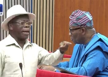 Oshiomhole Calls For Akpabio’s Resignation Over New Senate Rule