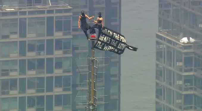 Lovers arrested after climbing to top of Empire State Building for proposal