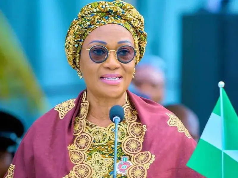 Luxury Cars Are Good, But Help The Poor, Remi Tinubu Tells Burna Boy, Davido